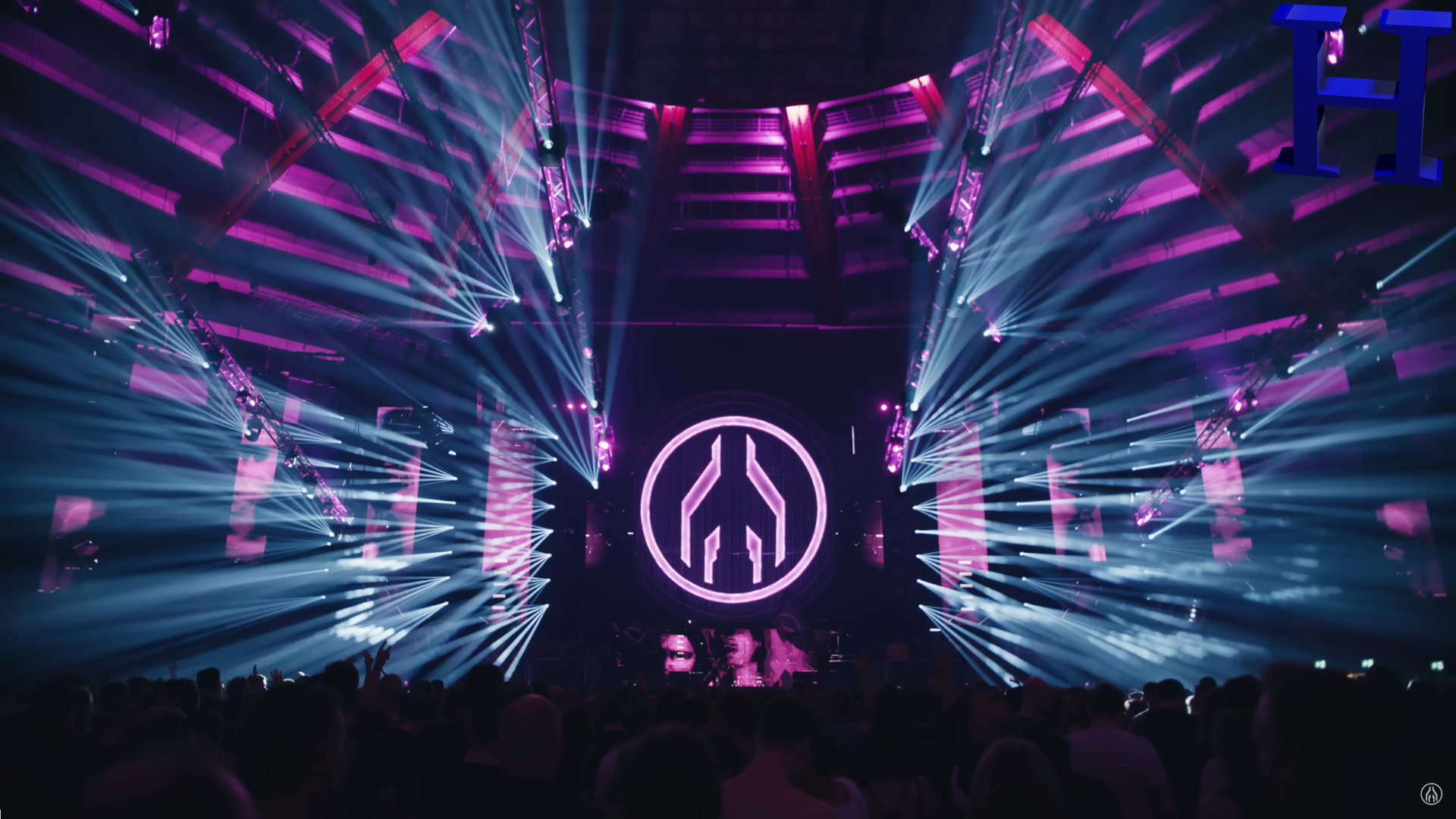 Mayday 2027 Westfalenhallen Dortmund (NRW) - Mayday ist ein elektronisches Musikfestival mit internationalen DJs, intensiven Sounds und einer einzigartigen Clubatmosphäre. Mayday 2027 Westfalenhallen Dortmund (NRW)